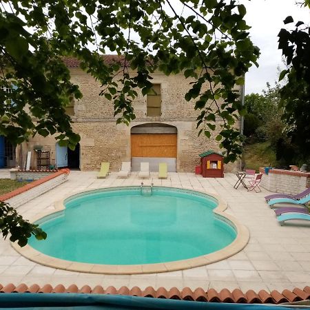 Les Ormes De Belluire Bed and Breakfast Buitenkant foto
