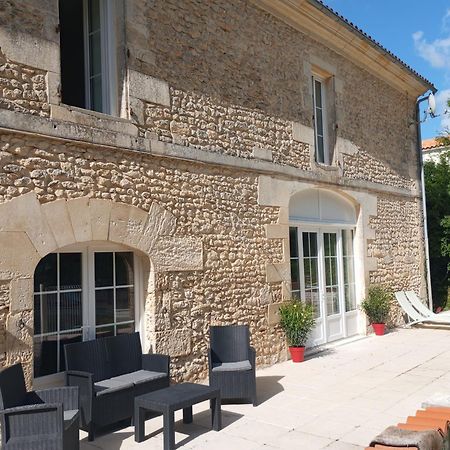 Les Ormes De Belluire Bed and Breakfast Buitenkant foto