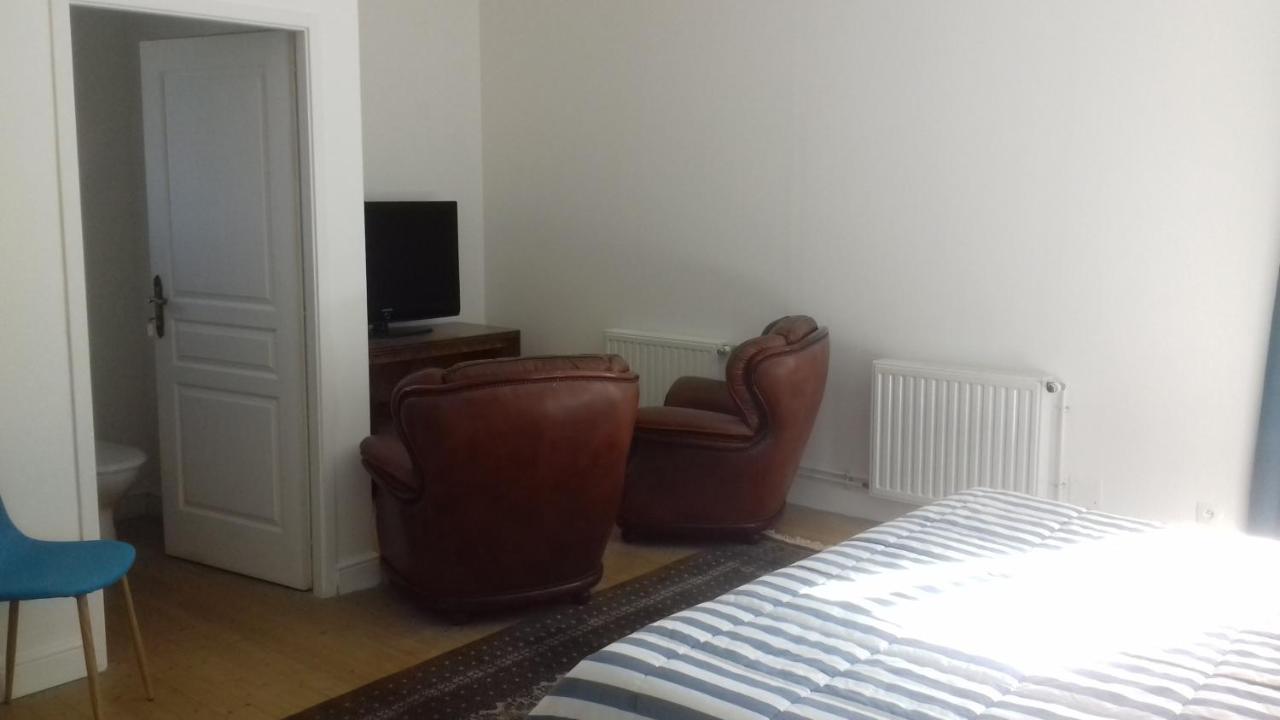 Les Ormes De Belluire Bed and Breakfast Buitenkant foto