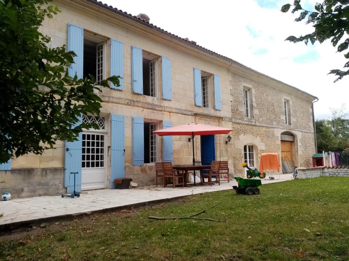 Les Ormes De Belluire Bed and Breakfast Buitenkant foto