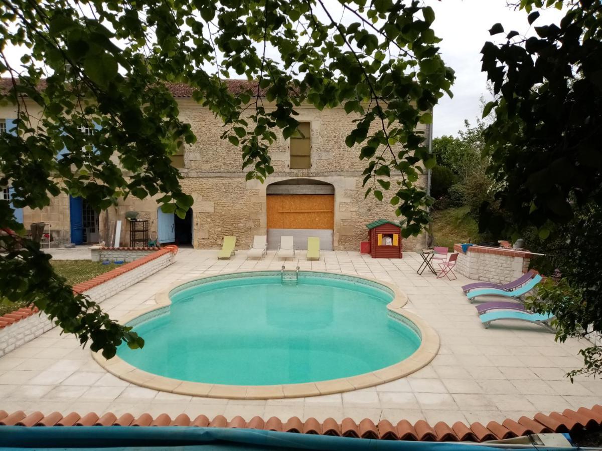 Les Ormes De Belluire Bed and Breakfast Buitenkant foto