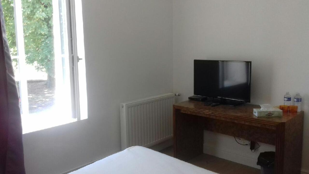 Les Ormes De Belluire Bed and Breakfast Buitenkant foto