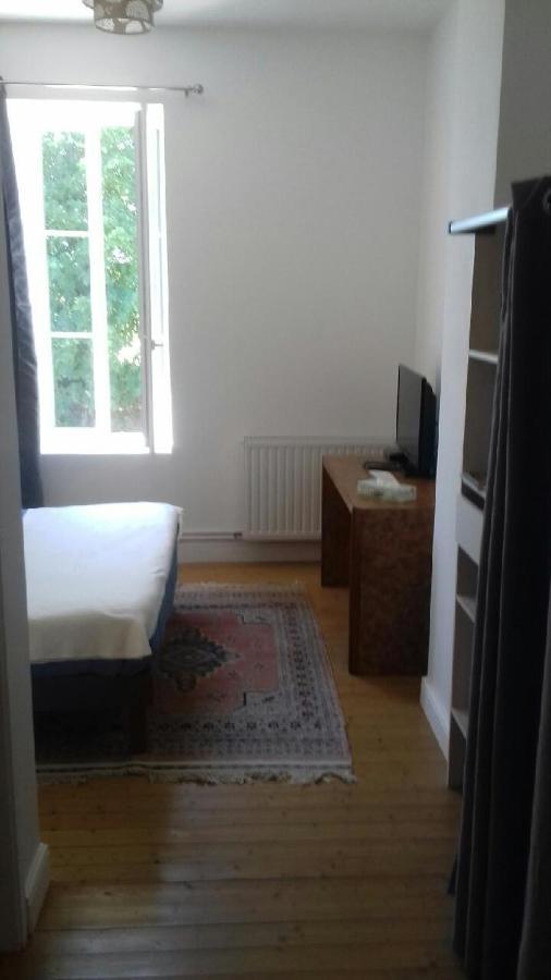 Les Ormes De Belluire Bed and Breakfast Buitenkant foto