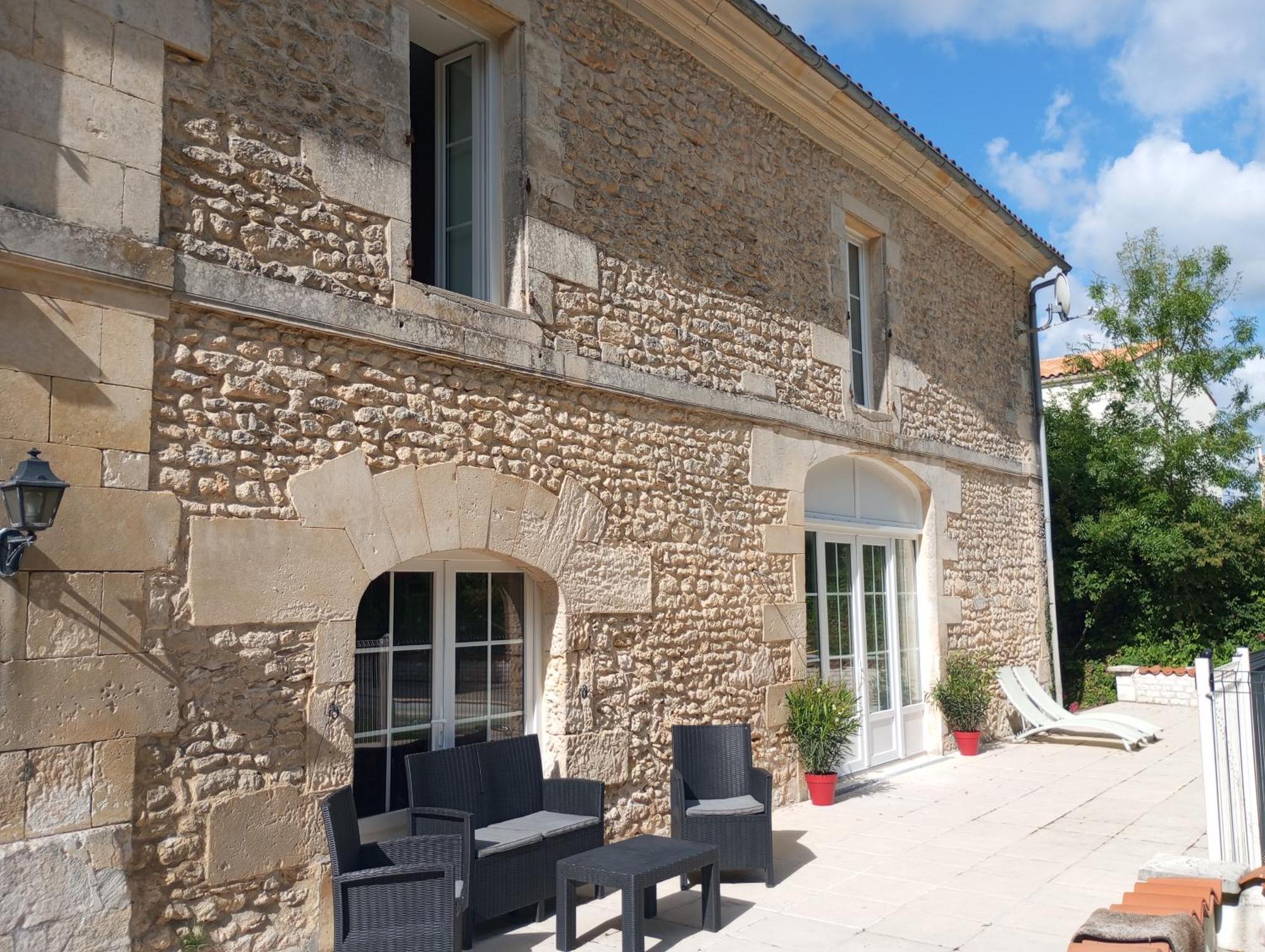 Les Ormes De Belluire Bed and Breakfast Buitenkant foto